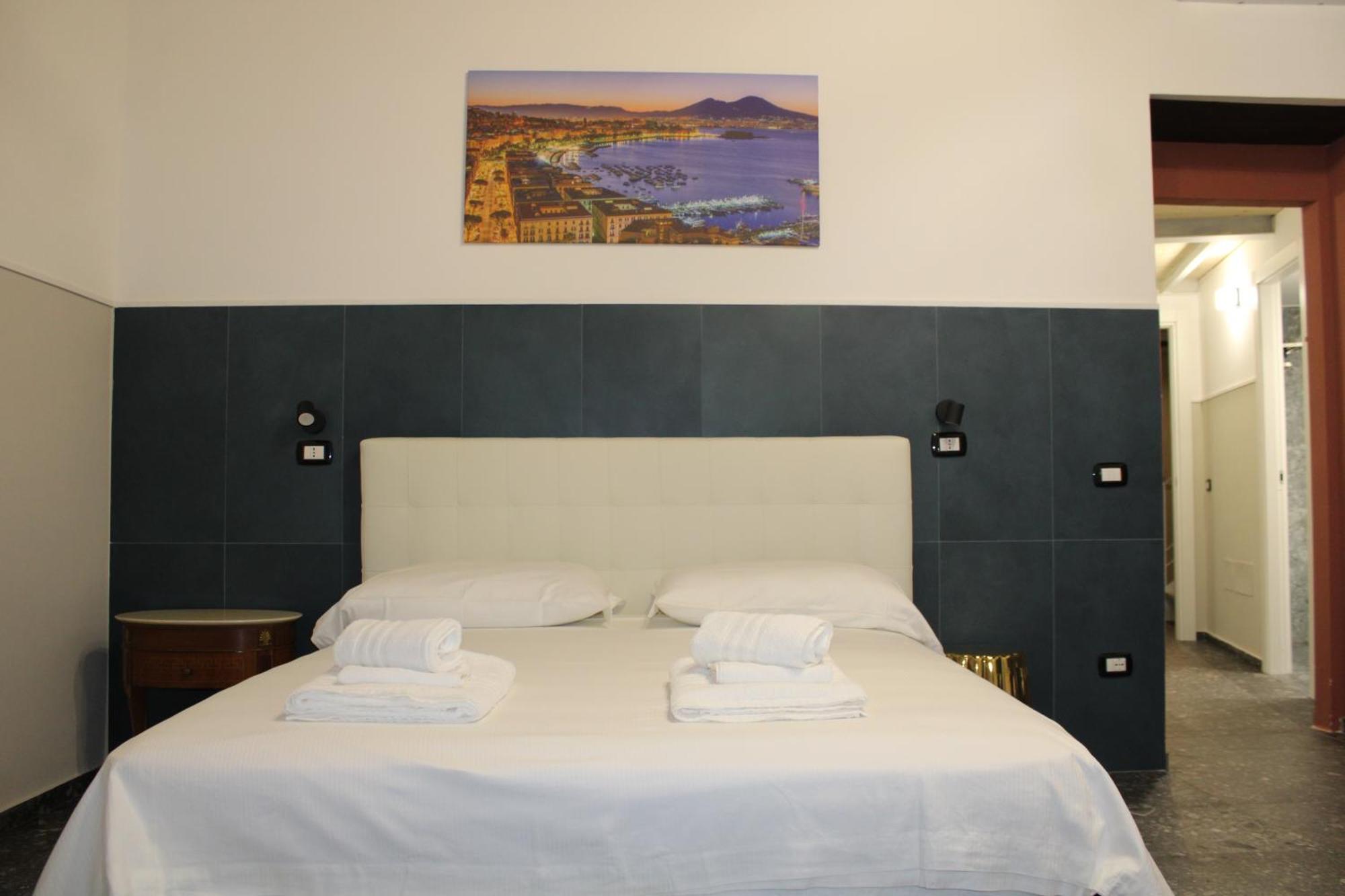 La Suite Del Centro Storico Napoli Esterno foto