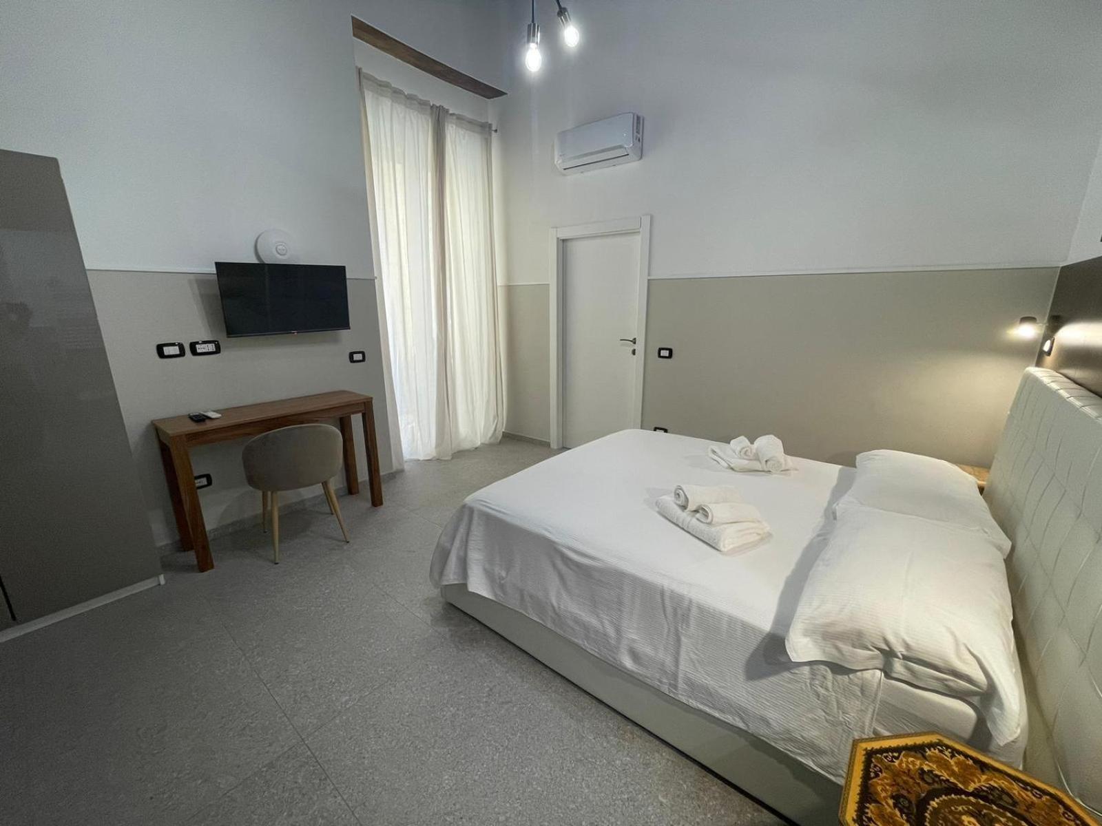 La Suite Del Centro Storico Napoli Esterno foto